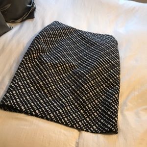 Black and creme express skirt